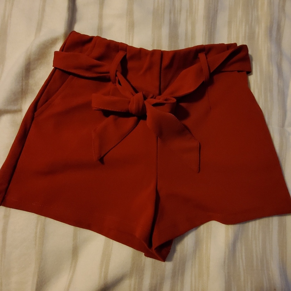 F21 front tie shorts
